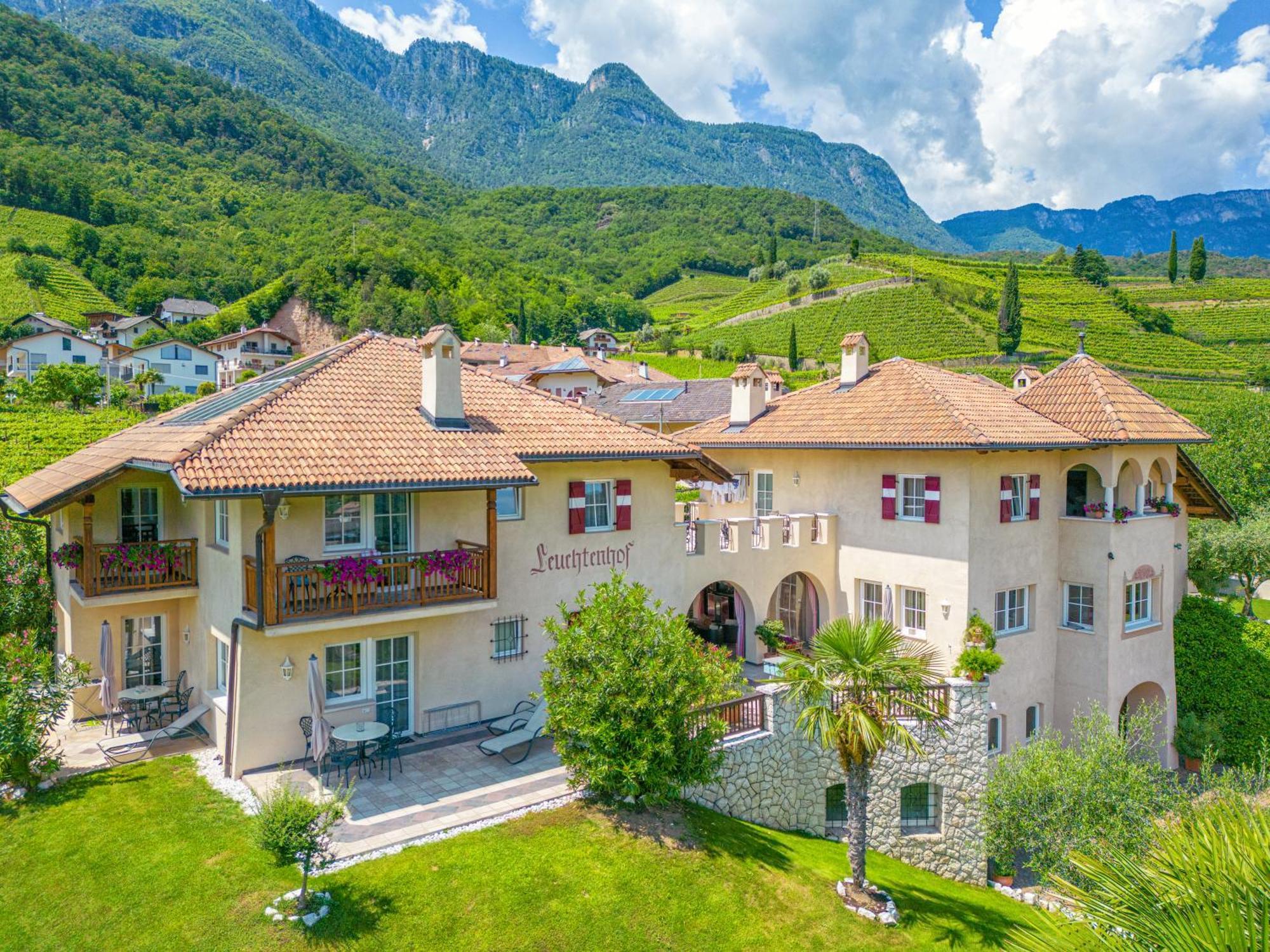 Leuchtenhof Кальдаро Экстерьер фото